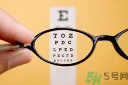 眼睛視力模糊是怎么回事？眼睛視力模糊是怎么辦？