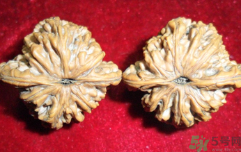 核桃發(fā)霉能吃嗎？發(fā)霉的核桃能吃嗎？
