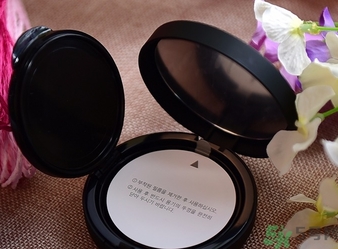 w.lab雪花氣墊黑色款怎么樣？w.lab雪花氣墊黑色和白色區(qū)別？