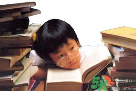 熬夜對青少年有什么影響？熬夜對青少年的危害是什么？