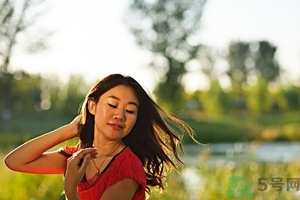 掉頭發(fā)用什么洗發(fā)水最好？掉頭發(fā)用什么洗發(fā)水好？