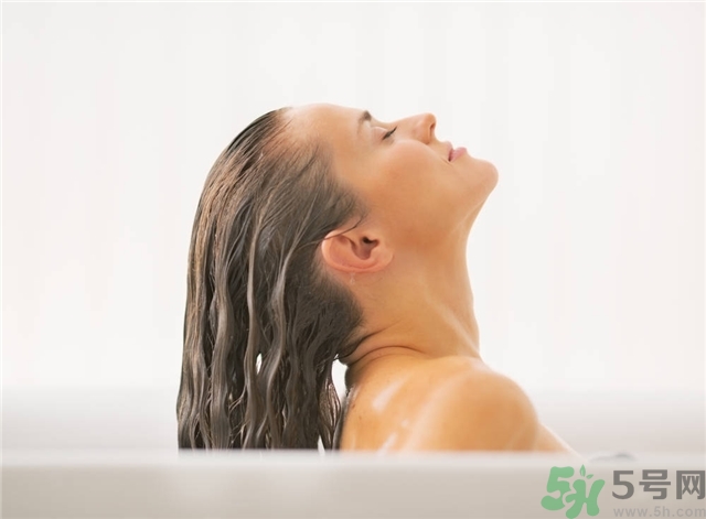 掉頭發(fā)用白醋洗頭好嗎？掉頭發(fā)用醋洗好嗎？
