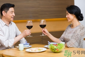 葡萄酒每天喝多少最合適？葡萄酒一天喝多少最好？