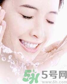 牛奶過期了還能喝嗎？牛奶過期了如何利用？