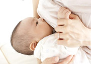 母乳喂養(yǎng)的好處有哪些？母乳喂養(yǎng)怎么知道寶寶吃飽了沒？