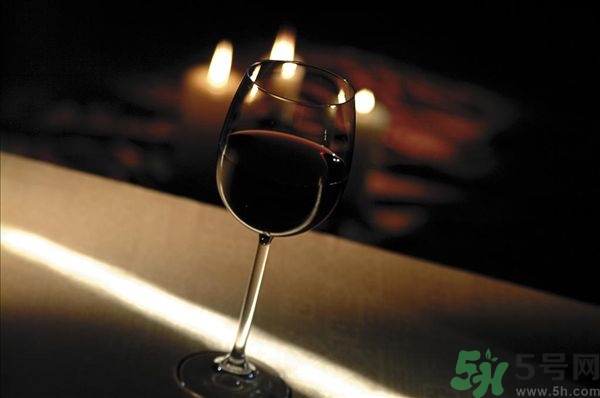 葡萄酒什么時(shí)候過(guò)濾？自制葡萄酒多久可以過(guò)濾？
