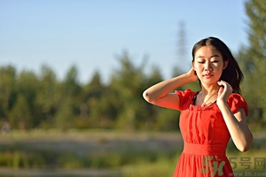 頭發(fā)枯黃稀少怎么辦？頭發(fā)又黃又少怎么辦？