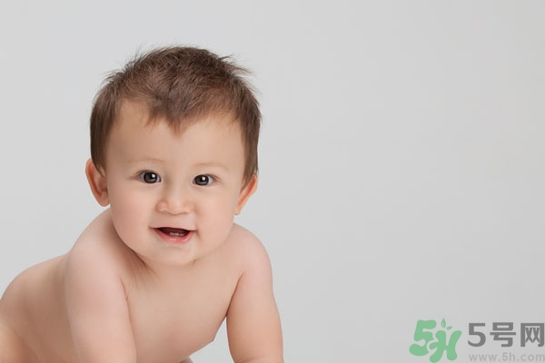 寶寶掉頭發(fā)是什么原因？寶寶掉頭發(fā)是怎么回事？