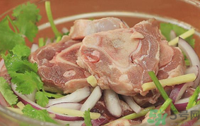 秋天可以吃羊肉嗎？秋天適合吃羊肉嗎？