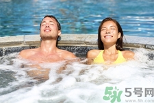 血糖高的人可以泡溫泉嗎？血糖高的人泡溫泉需要注意什么？
