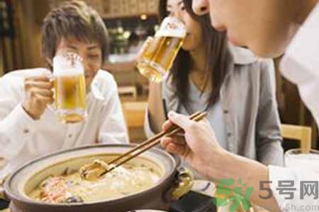 吃火鍋能喝啤酒嗎？吃火鍋喝啤酒對身體好嗎？