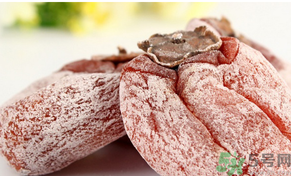 柿餅上的白霜是果肉里折出的什么糖？柿餅上的白霜是什么糖？