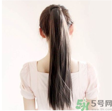 冬天頭發(fā)炸毛怎么辦？冬天頭發(fā)怎么樣減少靜電？