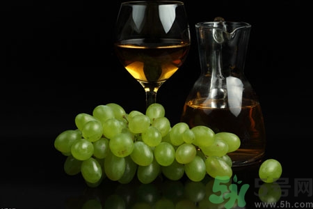 紅酒喝多了第二天難受怎么辦？紅酒喝多了怎么解酒？