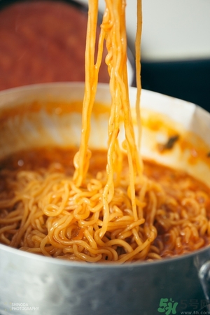 辛拉面是哪個(gè)國(guó)家的？辛拉面怎么煮好吃？