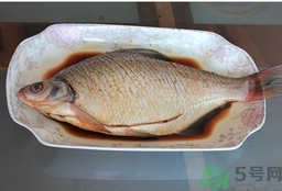 鯽魚死了還能吃嗎？死鯽魚能吃嗎？