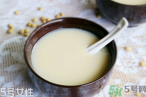 早上喝豆?jié){有什么好處？早上喝豆?jié){會胖嗎？