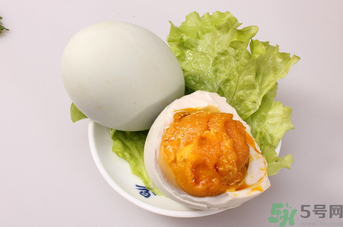 鴨蛋不能和什么一起吃？鴨蛋不能與什么食物同食？