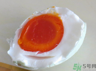 煮熟的咸鴨蛋能冷凍嗎？煮熟的咸鴨蛋放在冰箱能放多久？