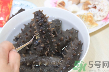新鮮海參能生吃嗎？新鮮海參是生吃好還是熟吃好？