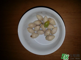 白果可以放微波爐嗎？白果放微波爐轉(zhuǎn)幾分鐘？