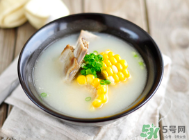 排骨湯為什么是白色的？排骨湯怎么熬成乳白色的？