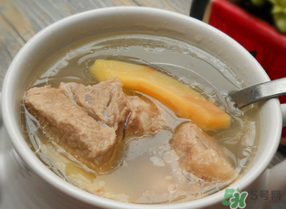 排骨湯為什么是白色的？排骨湯怎么熬成乳白色的？