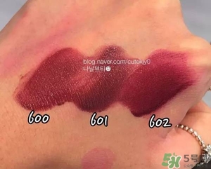 阿瑪尼小胖丁唇釉哪個(gè)色最火？阿瑪尼小胖丁唇釉保留了紅管的哪個(gè)色？