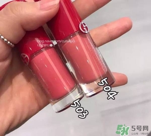 阿瑪尼小胖丁唇釉哪個(gè)色最火？阿瑪尼小胖丁唇釉保留了紅管的哪個(gè)色？