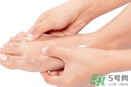 腳趾經(jīng)常抽筋是缺鈣嗎？腳趾抽筋是什么原因？