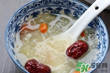 喝銀耳紅棗湯會(huì)發(fā)胖嗎？晚上吃銀耳紅棗湯長會(huì)胖嗎？