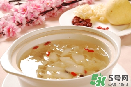 喝銀耳紅棗湯會(huì)發(fā)胖嗎？晚上吃銀耳紅棗湯長會(huì)胖嗎？