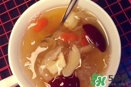 喝銀耳紅棗湯對(duì)身體好嗎？長(zhǎng)期吃銀耳紅棗湯有什么好處？