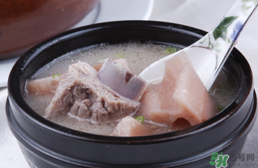 排骨湯可以隔夜喝嗎？隔夜的排骨湯還能喝嗎？