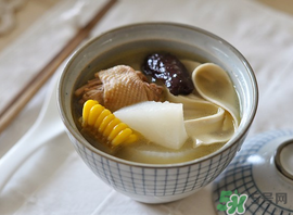 雞肉可以和白蘿卜一起燉湯嗎？雞肉和白蘿卜能一起吃嗎？
