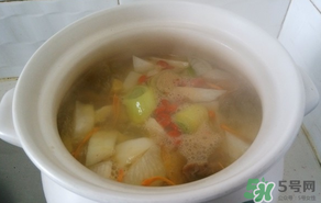 雞肉可以和白蘿卜一起燉湯嗎？雞肉和白蘿卜能一起吃嗎？