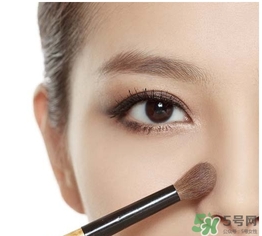 高光棒和高光粉哪個好用？高光棒和高光粉的區(qū)別