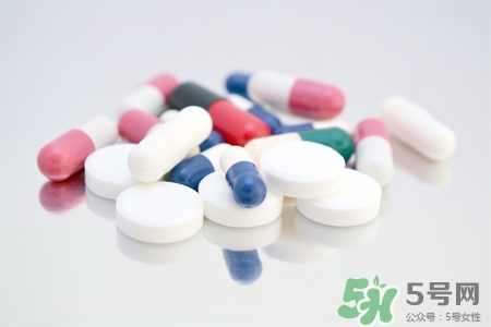 安眠藥和酒一起吃會(huì)死嗎？安眠藥和酒一起吃會(huì)中毒嗎？