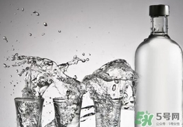 一喝白酒就胃疼怎么回事？一喝白酒就胃疼怎么辦？