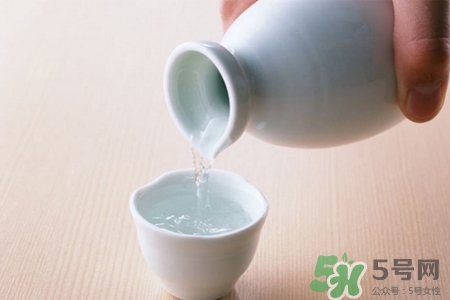 喝白酒能解牙痛嗎？牙痛能喝白酒嗎？