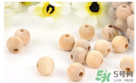 樟腦丸對(duì)嬰兒有害嗎？樟腦丸對(duì)寶寶有什么危害？