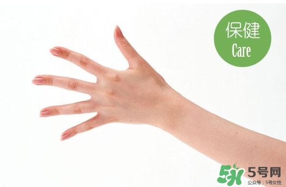 睡覺(jué)睡到半夜手麻是怎么回事？睡覺(jué)睡到半夜手麻怎么辦？
