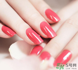 冬天涂什么顏色的指甲油好看？冬天適合什么顏色的指甲油？
