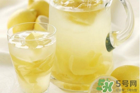 檸檬水可以用熱水泡嗎？檸檬水用涼水泡還是熱水泡？