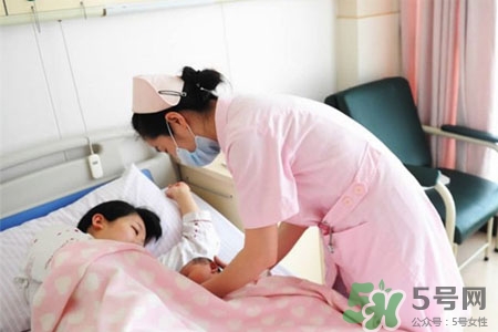 產(chǎn)后可以用普通衛(wèi)生巾嗎？產(chǎn)婦專用衛(wèi)生巾和普通衛(wèi)生巾的區(qū)別