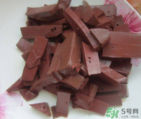 坐月子可以吃羊血嗎？坐月子能吃羊血嗎？