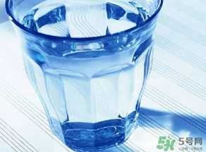 鹽水洗鼻多久見(jiàn)效？鹽水洗鼻一次洗多久？