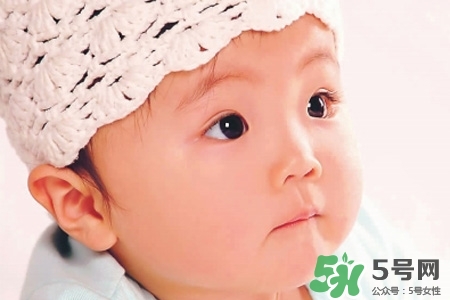 寶寶能穿羽絨服嗎？寶寶多大可以穿羽絨服？