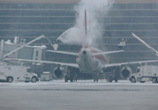 下雪天飛機(jī)能起飛嗎？下雪天飛機(jī)可以降落嗎？