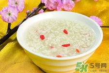 產(chǎn)婦喝米酒后還能喂奶嗎？哺乳期喝米酒會影響喂奶嗎？